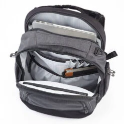 TaylorMade Grey And Black Comfortable Players Golf Backpack | American Golf -Golf Zone Shop American Golf 399480 93246 399480 2